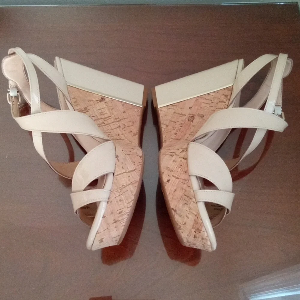 Shoes - Picture 6 of 6